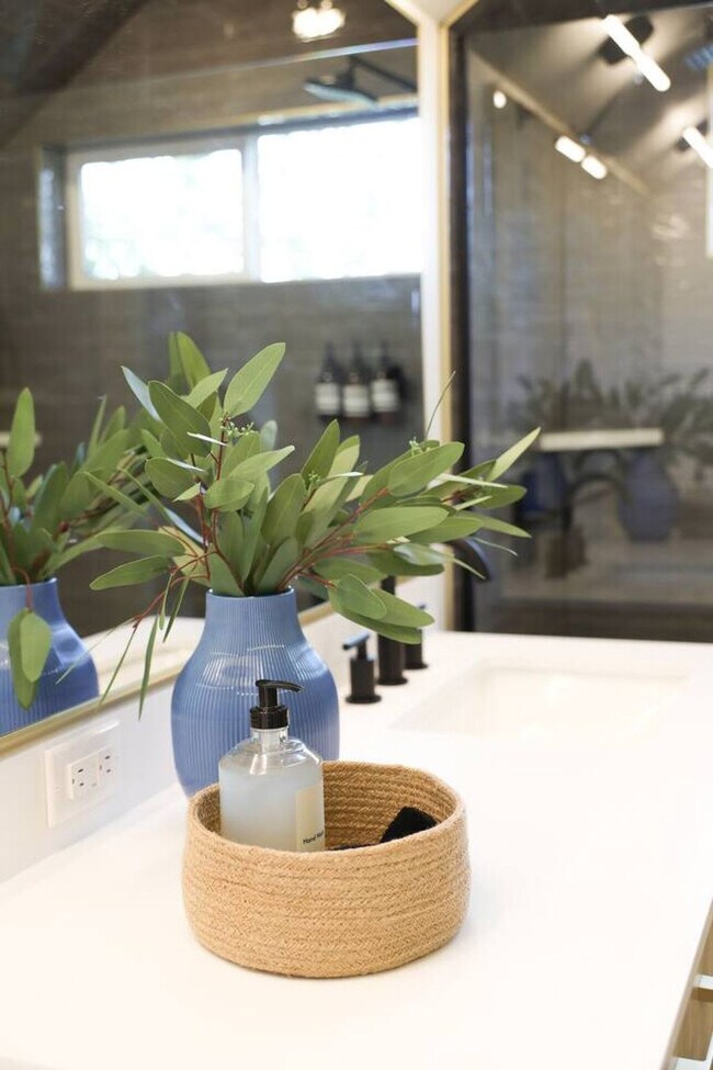 Building Photo - 3922 I St