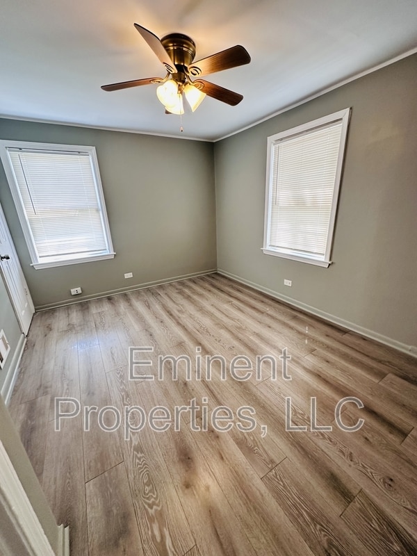 Building Photo - 8357 S Hoyne Ave