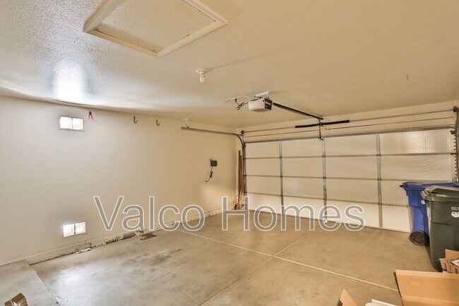 Building Photo - 6450 W Saddlehorn Rd