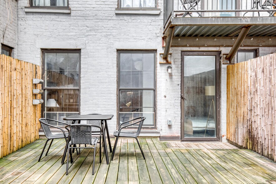 Building Photo - 72 Willoughby St