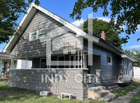 Building Photo - 1015 S Sheffield Ave