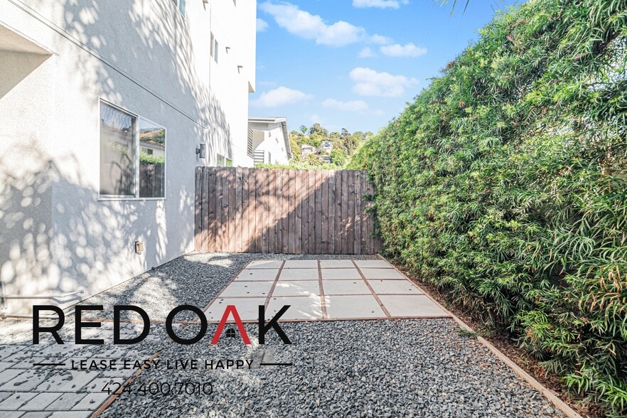 Building Photo - 4506 Esmeralda St