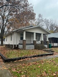 Building Photo - 831 S 14th St