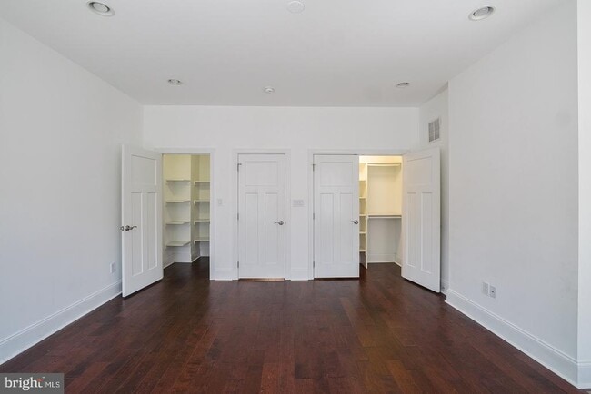 Building Photo - 1212 N 5th St