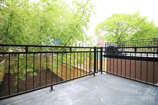 Building Photo - Charming Brand New 2.5 Bed 2 Bath with Ter...