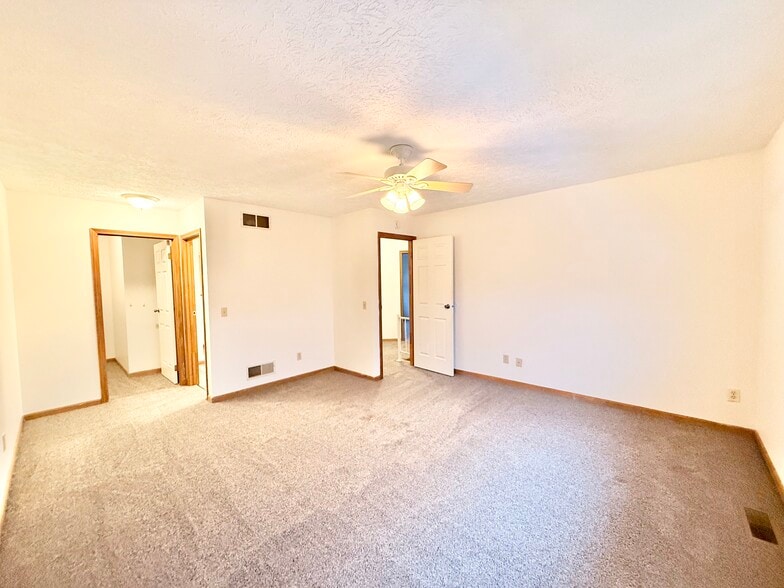 Building Photo - 5945 Frank Ave NW