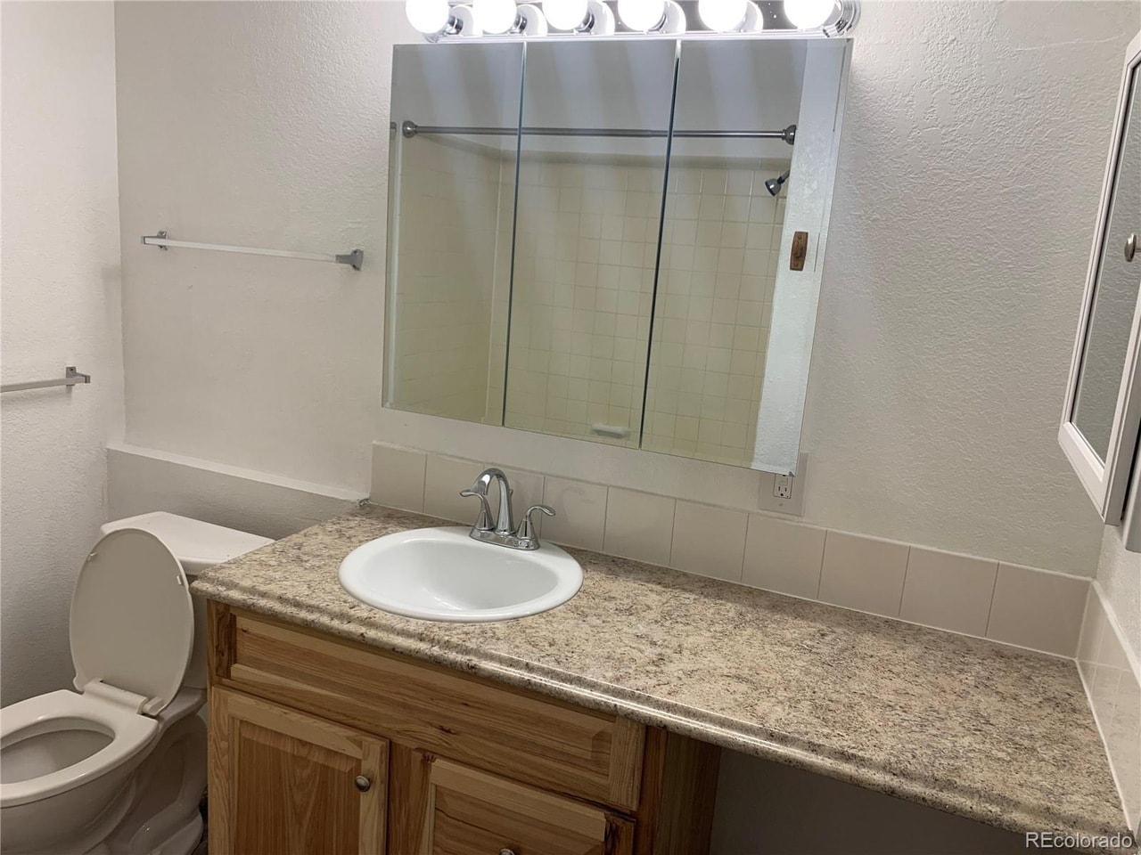 Building Photo - 7625 Quincy E Ave