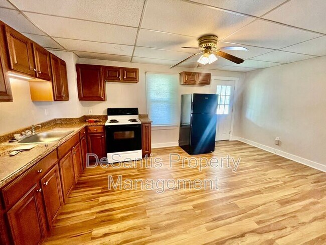 Building Photo - 425 Mt Vernon Ave