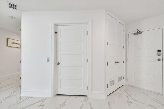 Building Photo - 1560 Gulf Blvd