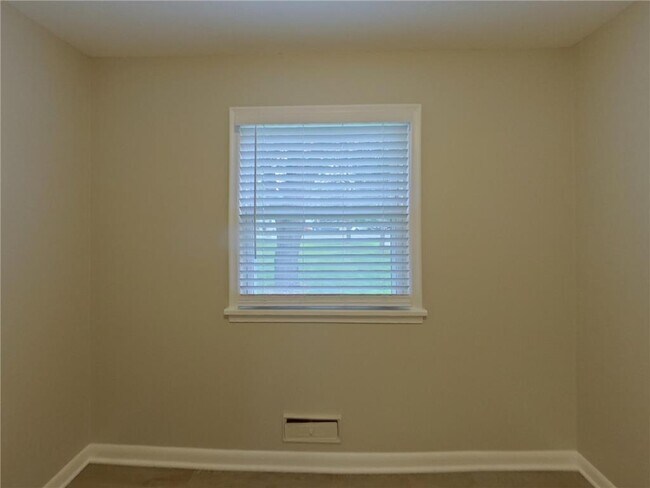 Building Photo - 7755 Eastwood Rd