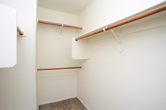 Building Photo - 2633 W Cezanne Cir