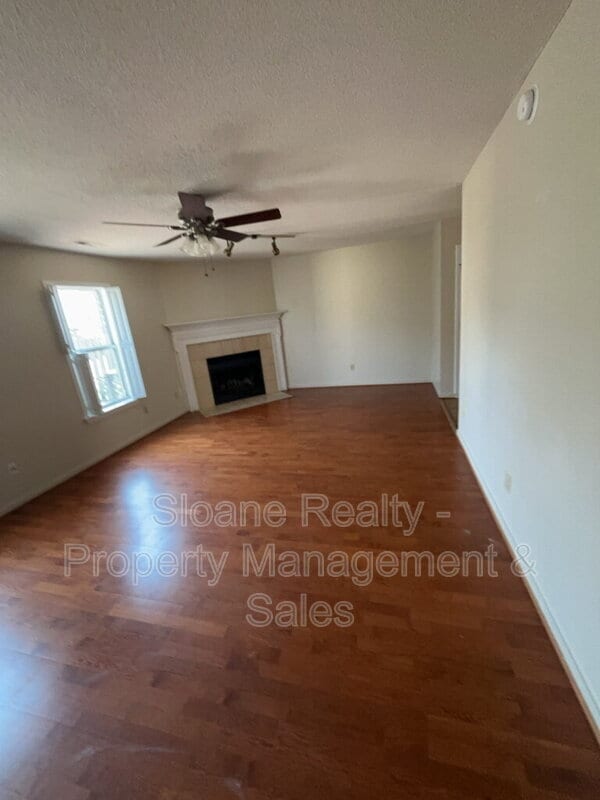 Building Photo - 2915 Cathedral Ln