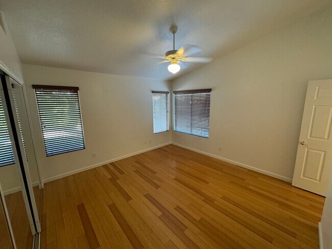 Building Photo - Single Story Home In The Heart Of Summerli...