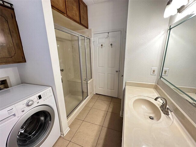 Building Photo - 801 6th St N