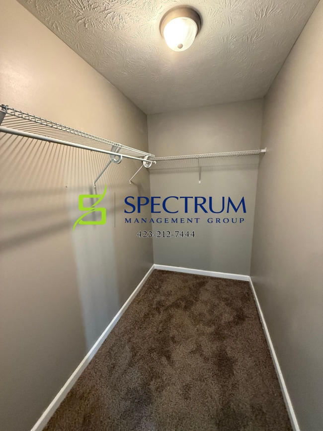 Building Photo - Now accepting applications for a 3 bedroom 2 bath with LARGE bonus room single family home in Kod...