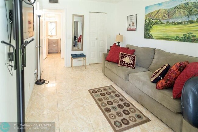 Building Photo - 13250 SW 7th Ct