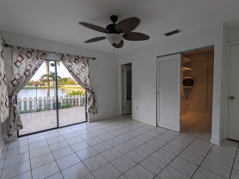 Building Photo - 2711 San Remo Cir