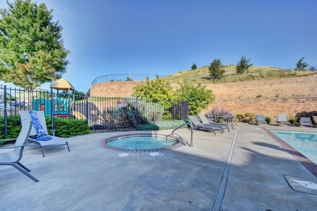 Building Photo - Arvada - Check out this 1 bed / 1 bath BEA...
