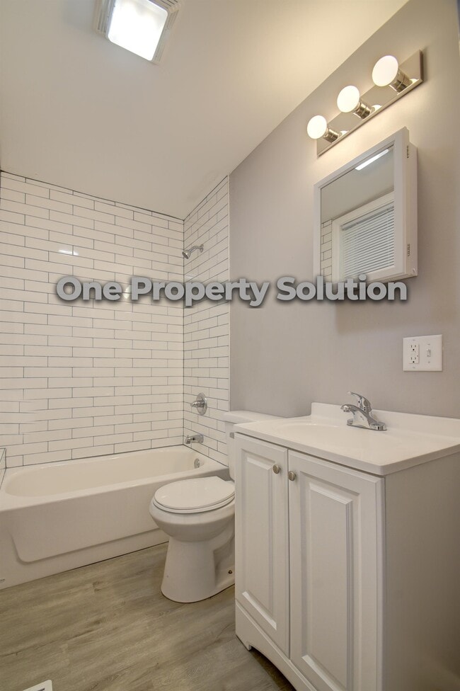 Building Photo - 35 Ruth St