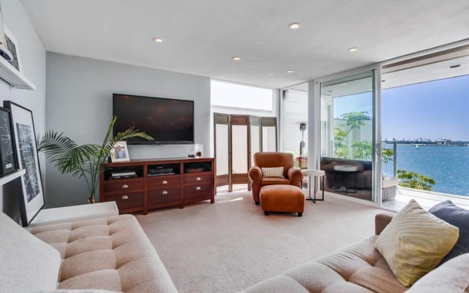 Building Photo - 3850 Riviera Dr