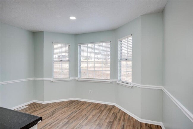 Building Photo - 511 Arlington Ct