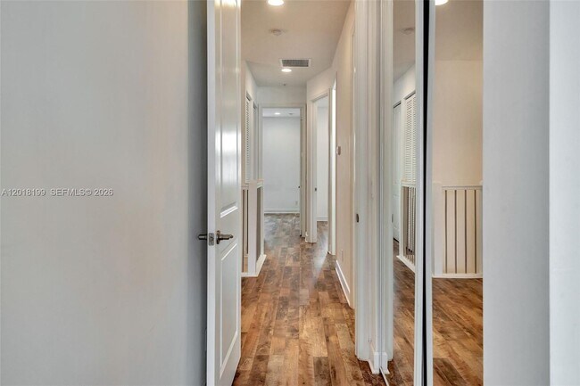 Building Photo - 22954 Clear Echo Dr