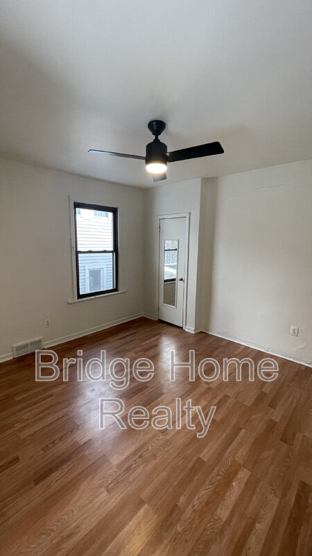 Building Photo - 319 N Balph Ave