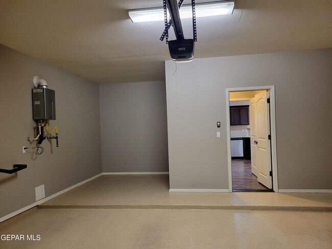 Building Photo - 2140 Honour Point Pl
