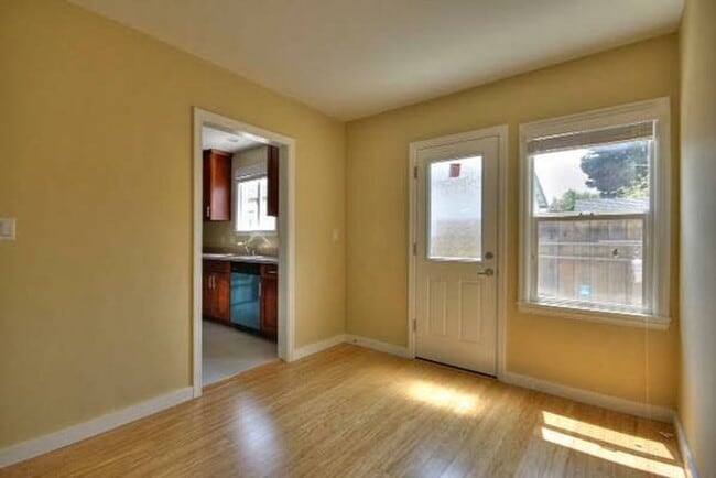 Building Photo - Spacious 1 bedroom in San Mateo