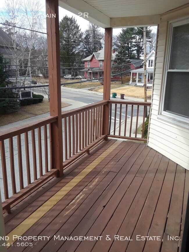 Building Photo - 556 S Main St