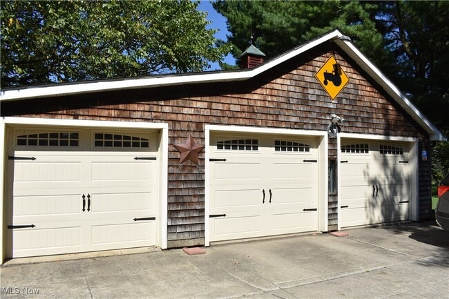 Building Photo - 2071 Dewey Rd