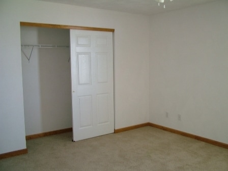 Building Photo - 104 Lake Saint Ellen Dr