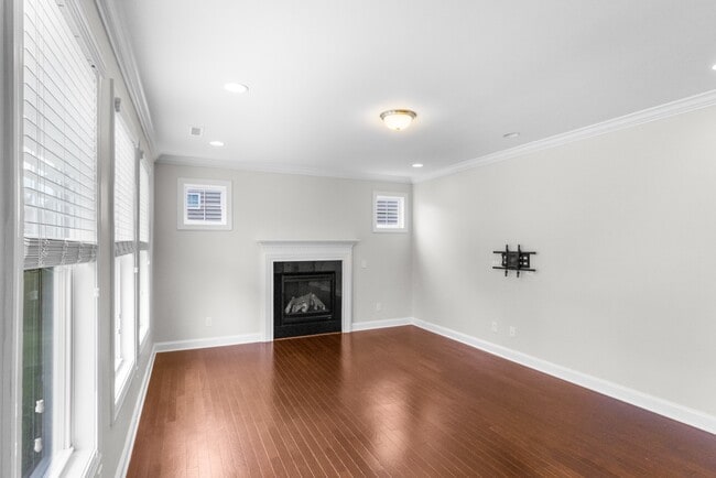 Building Photo - 1416 Sabino Dr