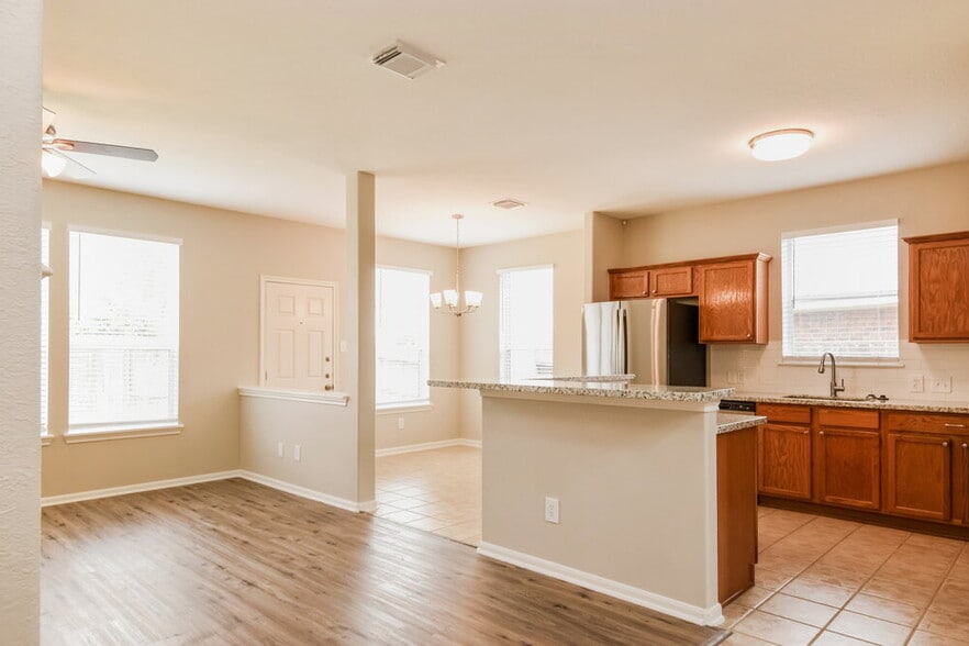 Building Photo - 11305 Shoal Creek Dr