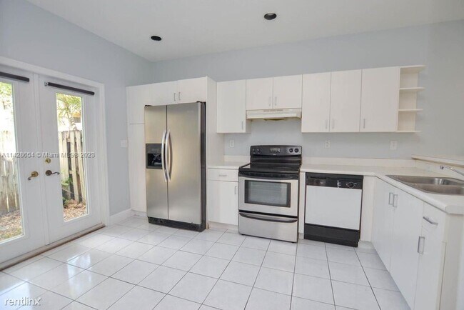 Building Photo - 3 br, 2.5 bath House - 3290 N 37th Ter