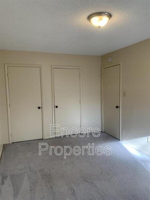 Building Photo - 1411 Foxwood Dr