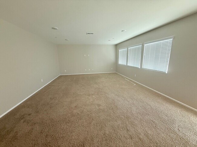 Building Photo - Beautiful Two Story Home, 3 Bedrooms, 2.5 Bathrooms, Solar Panels,