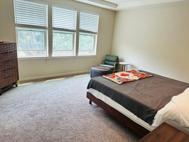 Building Photo - Charming Custom Camas Home in Gated Community