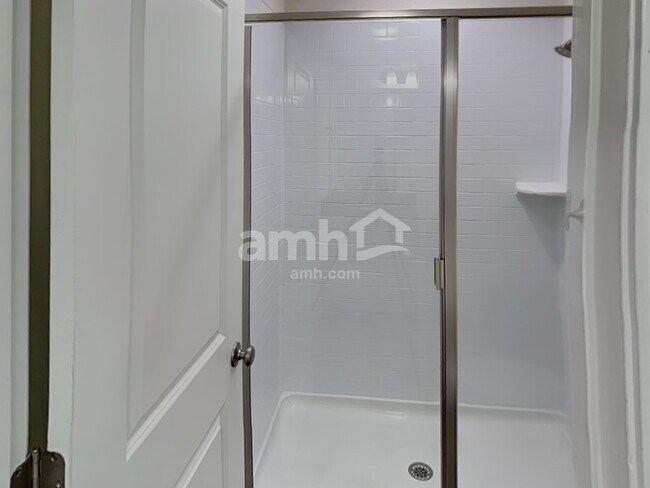 Building Photo - 2900 Calebs Cove Way