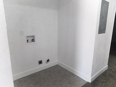 Building Photo - 2041 W 3100 S