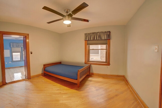 Building Photo - 4310 S Sawyer Ave