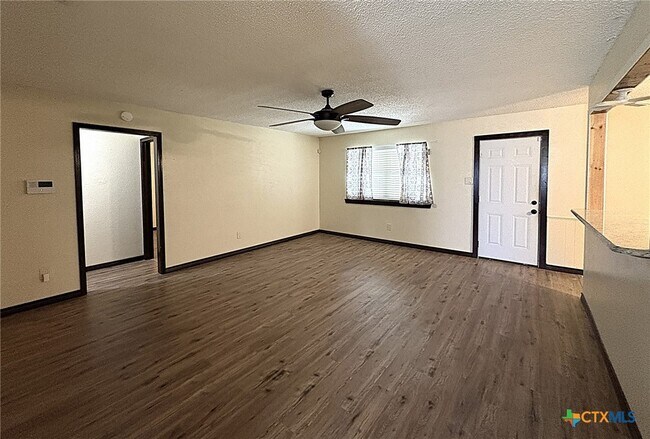 Building Photo - 613 Co Rd 4876