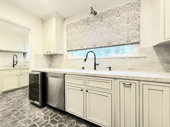 Building Photo - 7001 2nd Ave