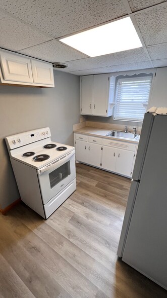 Kitchen - 611 Cherry St