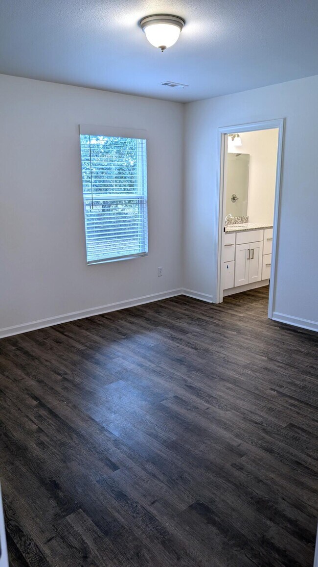 Building Photo - 1109 Downy Dr