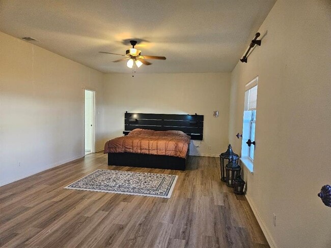 Building Photo - 710 N Avenue C