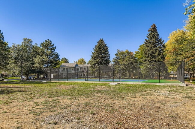 Building Photo - 7663 S Cove Cir