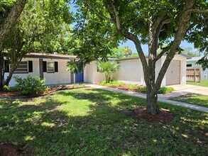 Building Photo - FOR RENT!!! SIMPLY STUNNING AND SPACIUS 3 BED 2 BATH SINGLE FAMILY HOME..