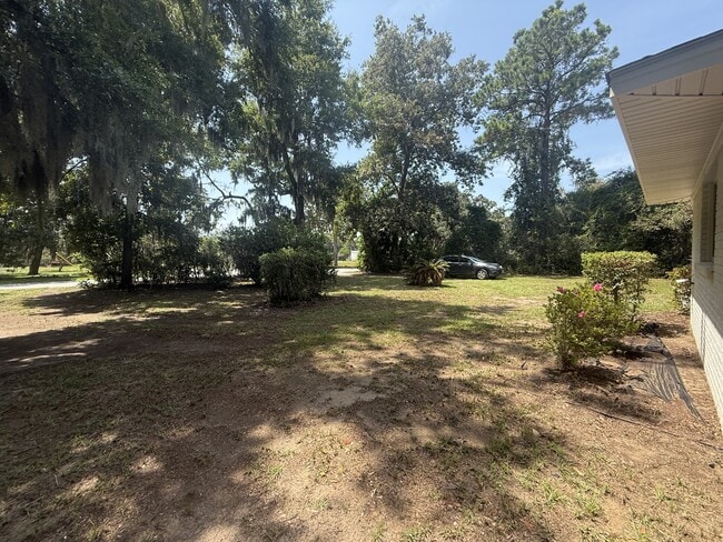 Building Photo - 2803 Smilax Ave