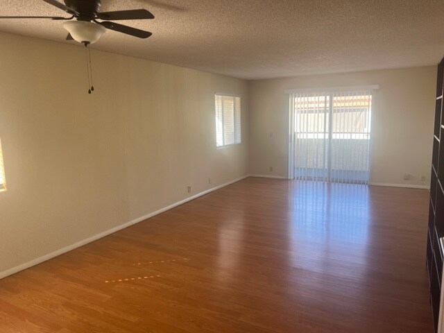 Building Photo - 4150 E Cactus Rd